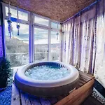 アパート Lovely 3bd - Rooftop - Jacuzzi&sauna