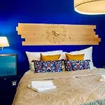 アパート Lovely 3bd - Rooftop - Jacuzzi&sauna *