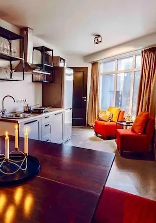 Апартаменты Lovely 3bd - Rooftop - Jacuzzi&sauna