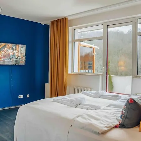 Lovely 3bd - Rooftop - Jacuzzi&sauna Апартаменты