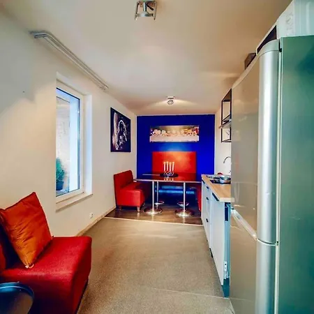 Lovely 3bd - Rooftop - Jacuzzi&sauna Прага