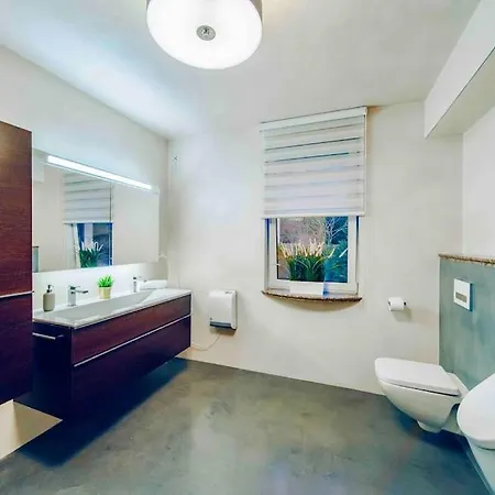 Lovely 3bd - Rooftop - Jacuzzi&sauna Апартаменты *