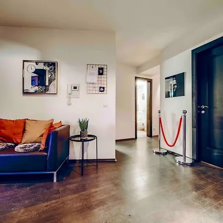 Апартаменты Lovely 3bd - Rooftop - Jacuzzi&sauna