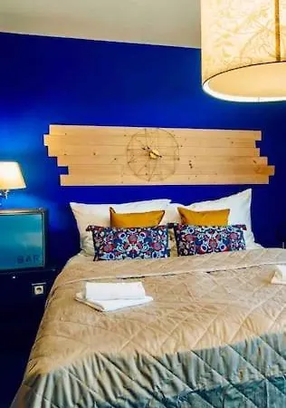 Апартаменты Lovely 3bd - Rooftop - Jacuzzi&sauna *