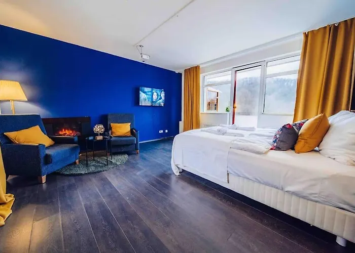 Lovely 3bd - Rooftop - Jacuzzi&sauna Apartment