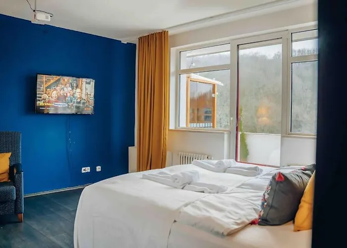 Lovely 3bd - Rooftop - Jacuzzi&sauna Apartment