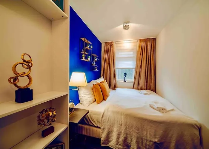 Lovely 3bd - Rooftop - Jacuzzi&sauna Apartment *
