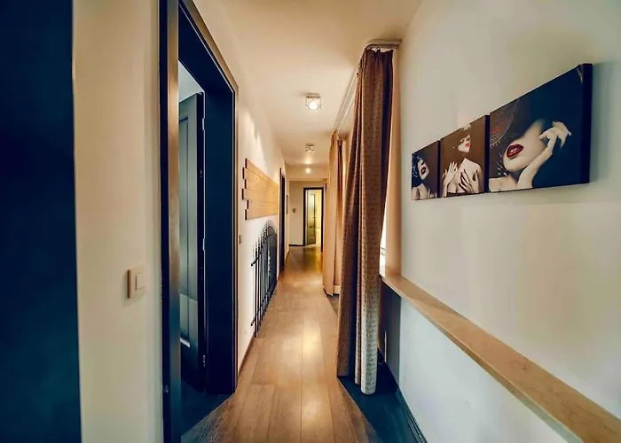 Lovely 3bd - Rooftop - Jacuzzi&sauna * Prague
