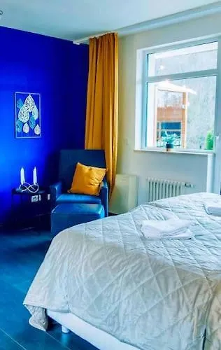 Lovely 3bd - Rooftop - Jacuzzi&sauna Apartment
