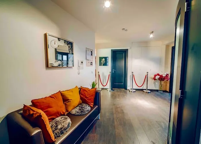 Lovely 3bd - Rooftop - Jacuzzi&sauna * Prague