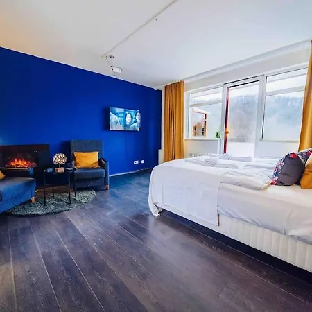 Lovely 3bd - Rooftop - Jacuzzi&sauna Apartmán