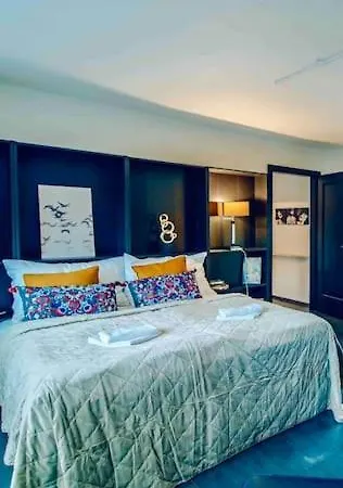 Apartmán Lovely 3bd - Rooftop - Jacuzzi&sauna Praha