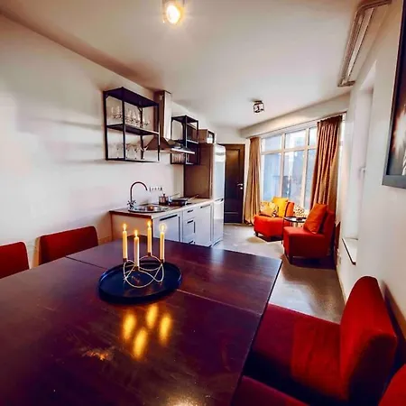Lovely 3bd - Rooftop - Jacuzzi&sauna * Praha